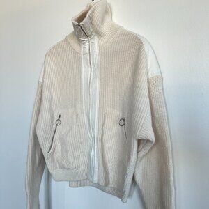 "And other stories" white sweater / zip up and leather shoulders - Size S